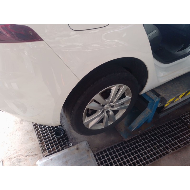 Recambio de paso rueda trasero derecho para peugeot 308 ii (lb_, lp_, lw_, lh_, l3_) 1.5 bluehdi 130 referencia OEM IAM   