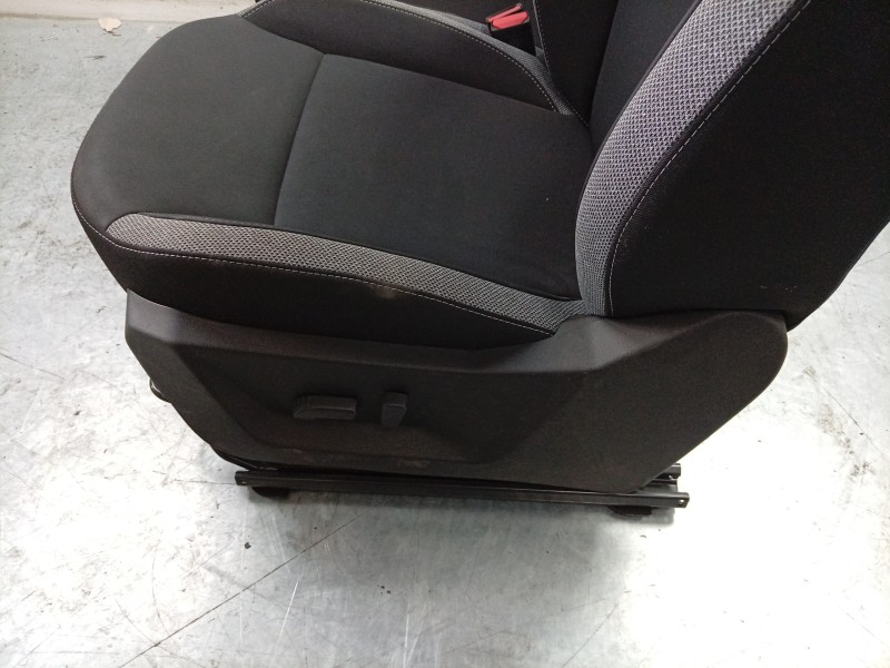 Recambio de juego asientos completo para dacia bigster referencia OEM IAM  873707699R 
