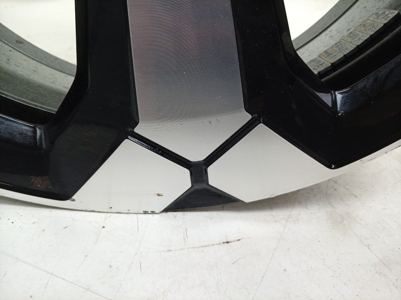 Recambio de llanta para dacia bigster referencia OEM IAM  403005630R 