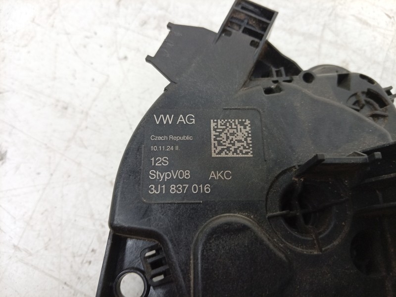 Recambio de cerradura puerta delantera derecha para volkswagen t-roc (a11, d11) 1.0 tsi referencia OEM IAM 5TB837016E 3J1837016 