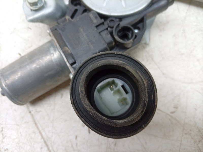 Recambio de elevalunas trasero izquierdo para toyota hilux (gun1) doble cabina dlx 4x4 referencia OEM IAM  698040K120 