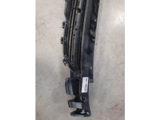 Recambio de rejilla paragolpes central para bmw 1 (f20) 125 d referencia OEM IAM 51117245733 51117245733 107063403/218152A/BM123 2