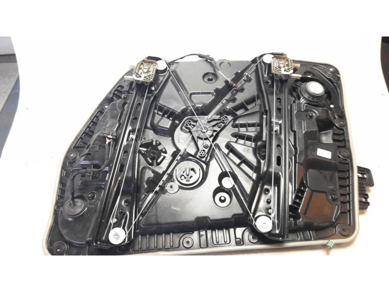 Recambio de puerta delantera izquierda para mercedes-benz b-klasse (bm 247) b 200 d referencia OEM IAM  A0997601902 