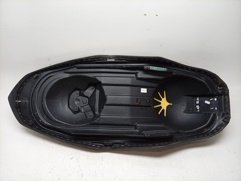 Recambio de asiento para yamaha x-max x-max 400 (sh11) referencia OEM IAM BL1F47302100 BL1F47302100 