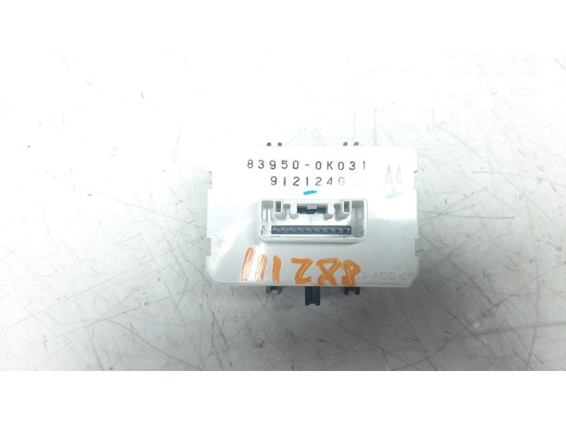 Recambio de interruptor para toyota hilux (kun) referencia OEM IAM 839500K031  