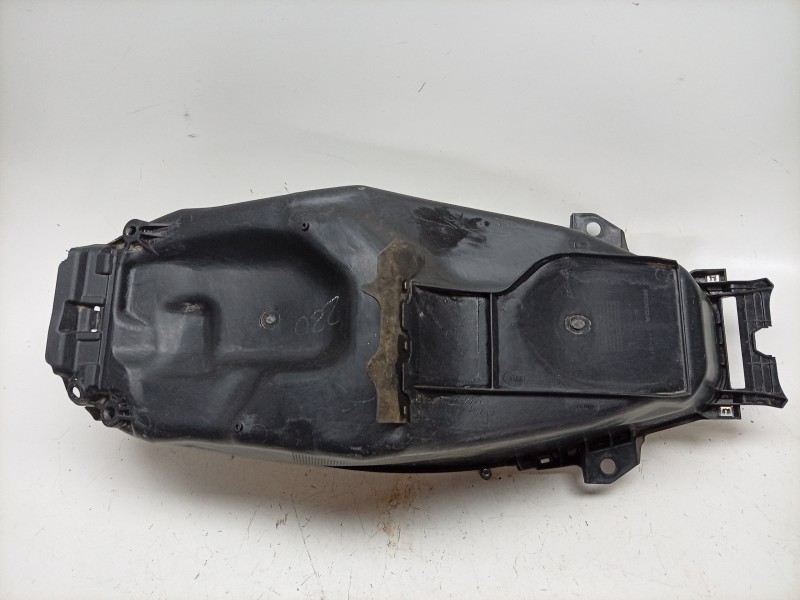Recambio de portaequipajes para honda pcx 125 referencia OEM IAM  81250K1ZJ10 