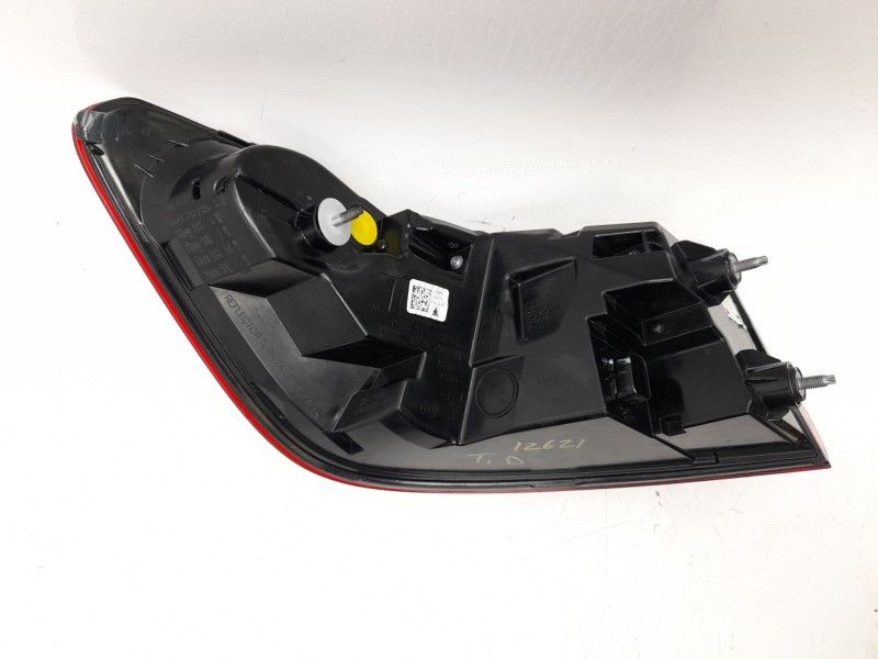 Recambio de piloto trasero derecho para bmw 3 (g20, g80, g28) 318 d mild-hybrid referencia OEM IAM  63215A3BC66 103F06401774