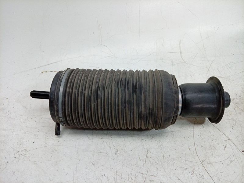 Recambio de amortiguador trasero izquierdo para porsche macan (95b) 3.0 s referencia OEM IAM  95B616001G 