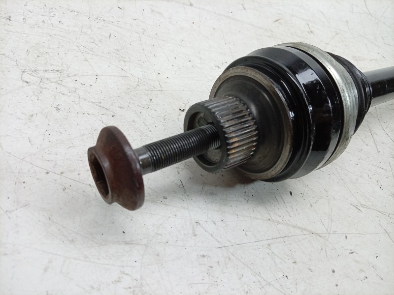 Recambio de transmision trasera izquierda para porsche macan (95b) 3.0 s referencia OEM IAM  95B501203K 