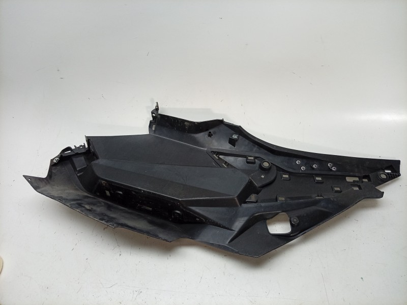 Recambio de moldura para bmw c c 400 x referencia OEM IAM  46638558576 