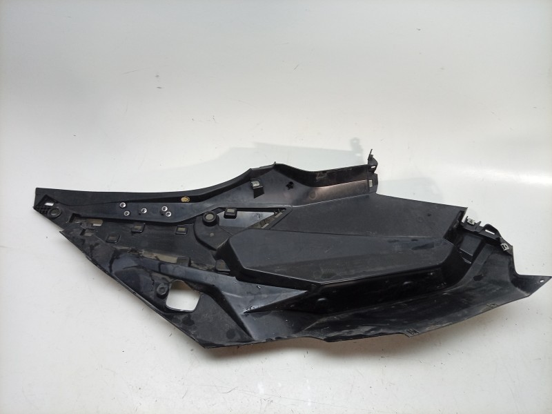 Recambio de moldura para bmw c c 400 x referencia OEM IAM  46638558575 