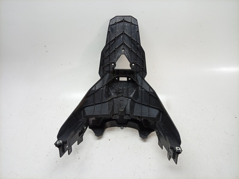 Recambio de portamatriculas para bmw c c 400 x referencia OEM IAM  46628558228 