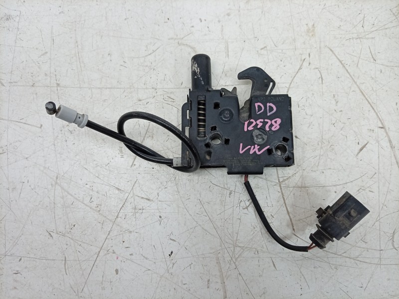 Recambio de cerradura capo para volkswagen polo vi (aw1, bz1, ae1) 1.0 tsi referencia OEM IAM  8S0823509B DLF710D37HQ
