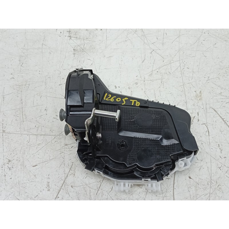 Recambio de cerradura puerta trasera derecha para toyota yaris (_p21_, _pa1_, _ph1_) 1.5 hybrid (mxph11) referencia OEM IAM  690