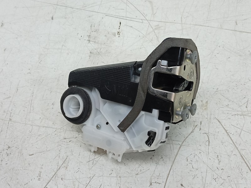 Recambio de cerradura puerta trasera derecha para toyota yaris (_p21_, _pa1_, _ph1_) 1.5 hybrid (mxph11) referencia OEM IAM  690