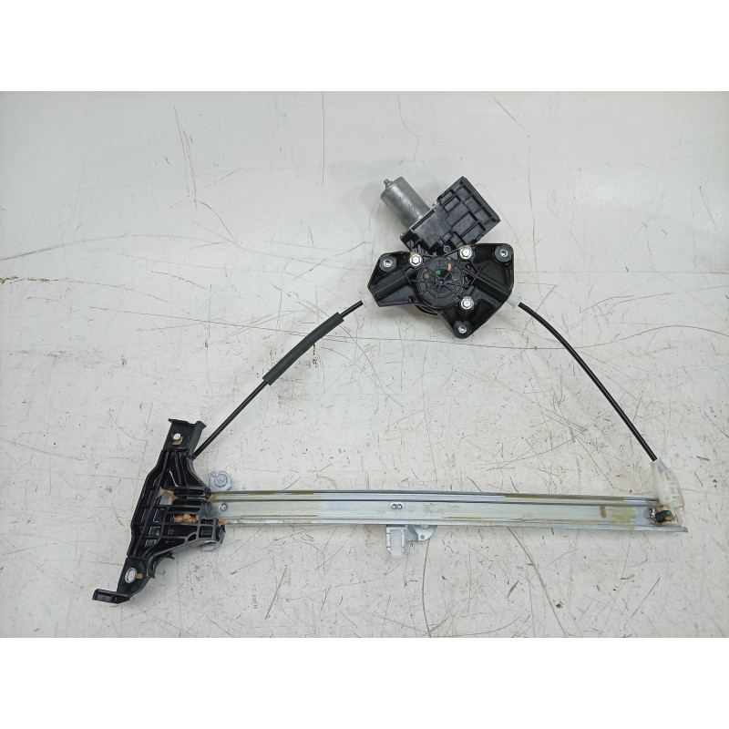 Recambio de elevalunas trasero derecho para toyota yaris (_p21_, _pa1_, _ph1_) 1.5 hybrid (mxph11) referencia OEM IAM  69830K001
