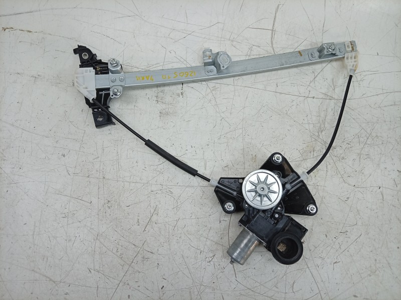 Recambio de elevalunas trasero derecho para toyota yaris (_p21_, _pa1_, _ph1_) 1.5 hybrid (mxph11) referencia OEM IAM  69830K001