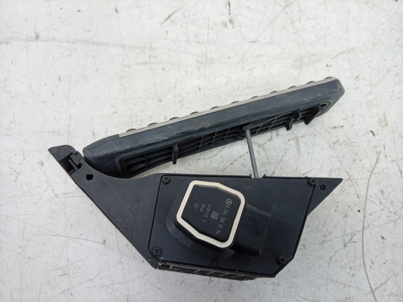 Recambio de potenciometro pedal para mercedes-benz clase c (w204) coupe 2.1 cdi cat referencia OEM IAM  A2043000204 