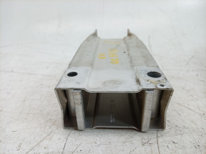 Recambio de soporte paragolpes delantero derecho para mercedes-benz clase c (w204) coupe 2.1 cdi cat referencia OEM IAM  A204620