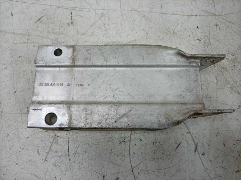 Recambio de soporte paragolpes delantero izquierdo para mercedes-benz clase c (w204) coupe 2.1 cdi cat referencia OEM IAM  A2046
