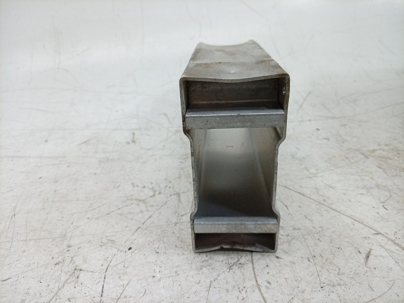 Recambio de soporte paragolpes delantero izquierdo para mercedes-benz clase c (w204) coupe 2.1 cdi cat referencia OEM IAM  A2046