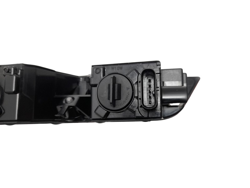 Recambio de piloto trasero derecho paragolpes para audi q3 (8ug) referencia OEM IAM  8U0945096B 104LLL481/A2010612