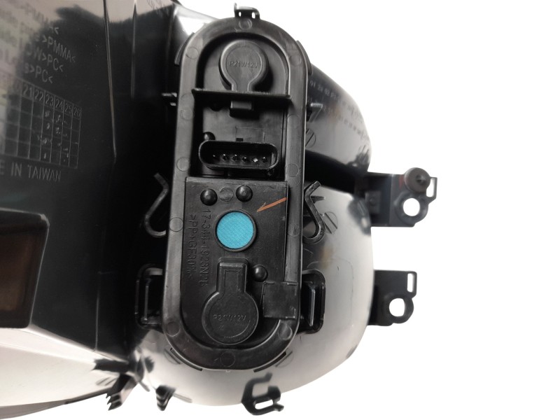 Recambio de piloto trasero derecho para bmw serie x1 (f48) referencia OEM IAM  63217350716 103F06381772/16204812/2140544