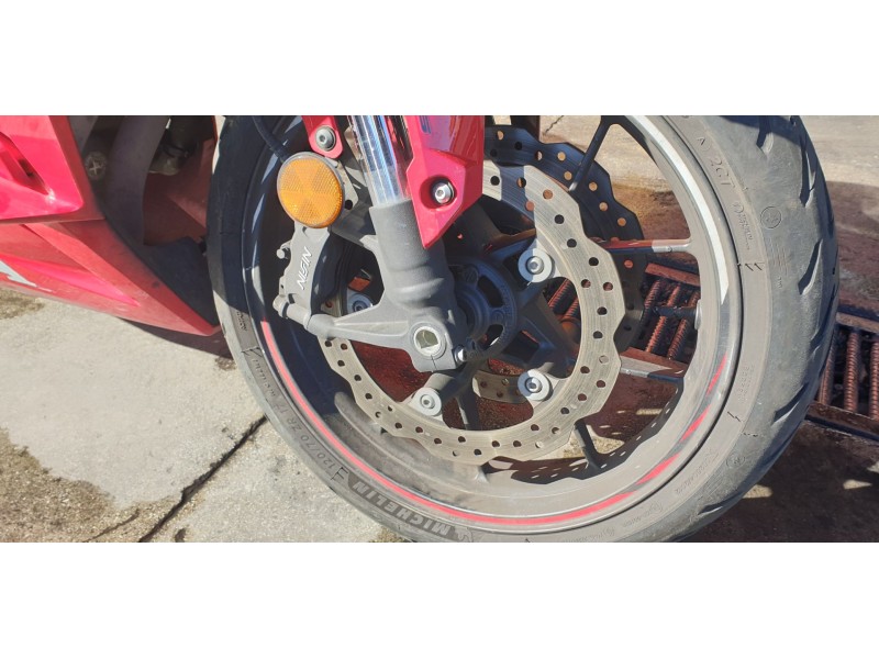 Recambio de disco de freno delantero derecho para honda cbr 500r cbr 500 r referencia OEM IAM 45251MGZJ11  