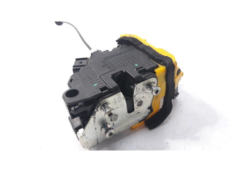 Recambio de cerradura puerta delantera derecha para kia cee´d 1.4 crdi cat referencia OEM IAM 81320A2010  