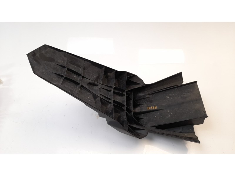 Recambio de portamatriculas para honda forza 125 forza 125 referencia OEM IAM 80101K0BK00  