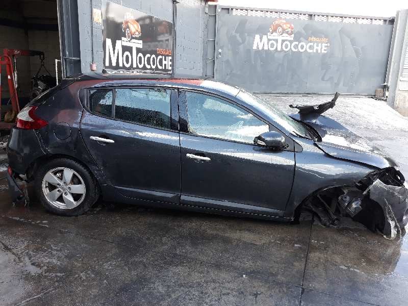 renault megane iii berlina 5 p del año 2011