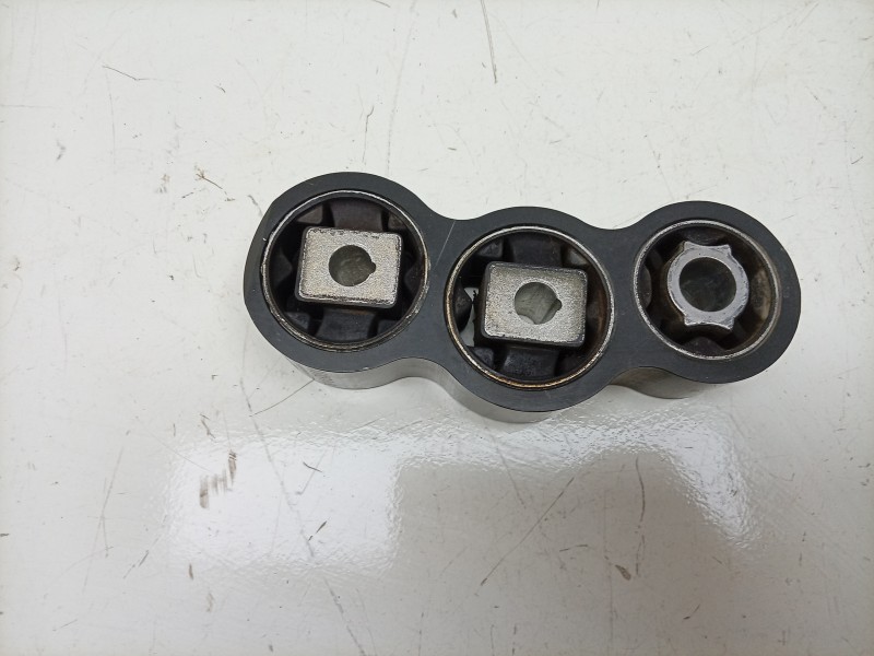 Recambio de soporte motor para bmw c c 400 x referencia OEM IAM  8565309 