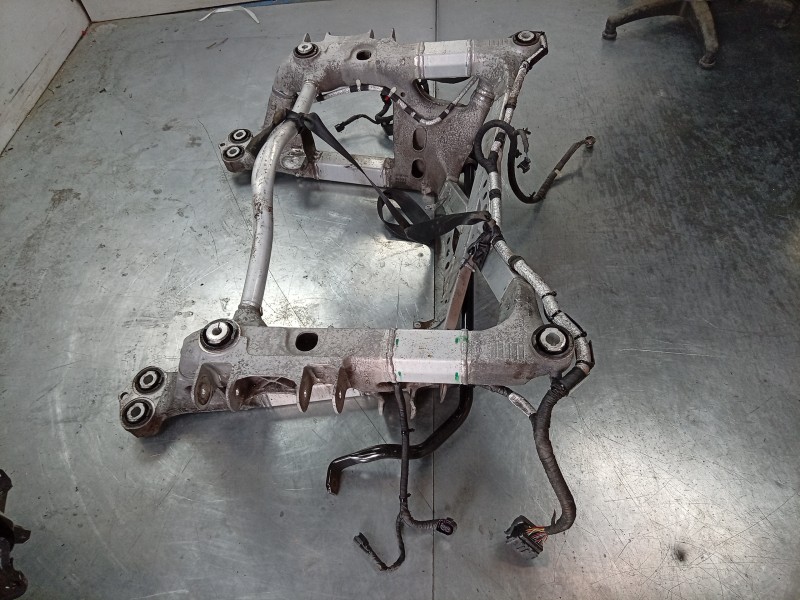 Recambio de puente trasero para aston martin rapide 5.9 v12 cat referencia OEM IAM AD435R003BE  