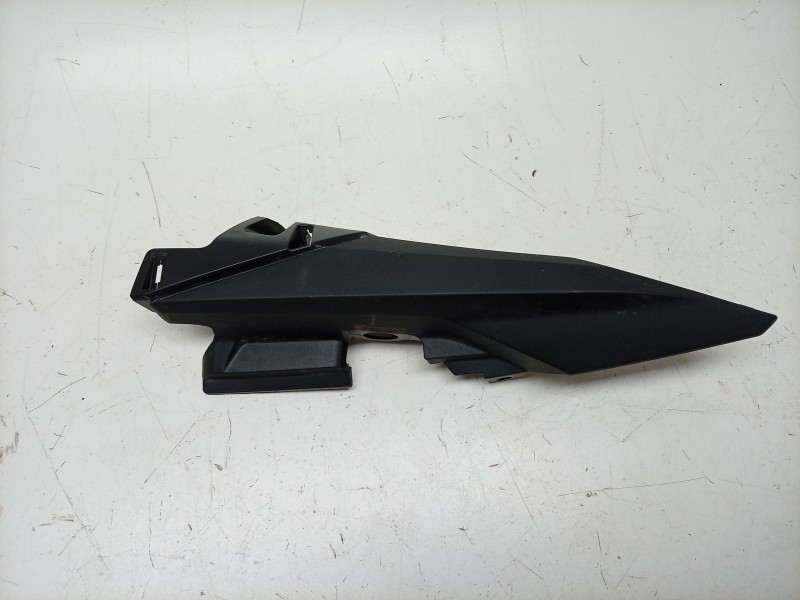 Recambio de moldura para honda nc nc 750 x (rh09) referencia OEM IAM  77261MKWD00 