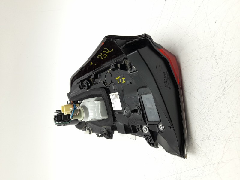 Recambio de piloto trasero izquierdo interior para toyota rav 4 v (_a5_, _h5_) 2.5 hybrid awd (axah54) referencia OEM IAM  81590