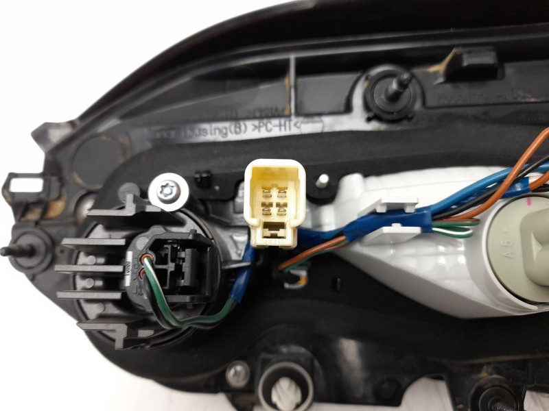 Recambio de piloto trasero izquierdo interior para toyota rav 4 v (_a5_, _h5_) 2.5 hybrid awd (axah54) referencia OEM IAM  81590
