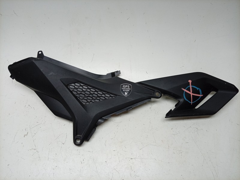 Recambio de moldura para honda nc nc 750 x (rh09) referencia OEM IAM  83511MKWD00 