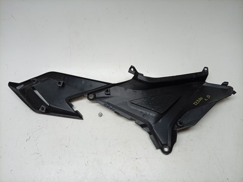 Recambio de moldura para honda nc nc 750 x (rh09) referencia OEM IAM  83511MKWD00 