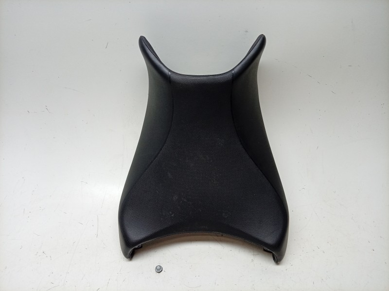 Recambio de asiento para honda nc nc 750 x (rh09) referencia OEM IAM  77100MKWD01ZA 