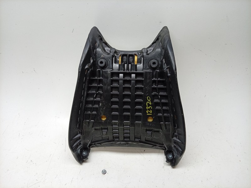 Recambio de asiento para honda nc nc 750 x (rh09) referencia OEM IAM  77100MKWD01ZA 