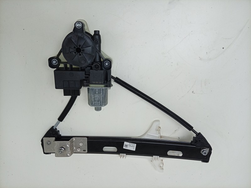 Recambio de elevalunas trasero derecho para volkswagen polo vi (aw1, bz1, ae1) 1.0 tsi referencia OEM IAM  2G6839462D EPSVW135/2
