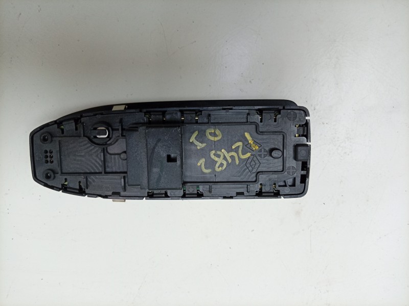 Recambio de mando elevalunas delantero izquierdo para mitsubishi colt referencia OEM IAM  254104196R 