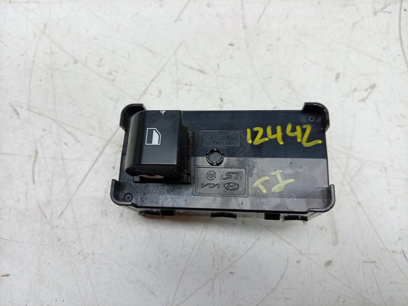 Recambio de mando elevalunas trasero izquierdo para hyundai kona (os, ose, osi) 1.6 gdi hybrid referencia OEM IAM  93581BE000NNB