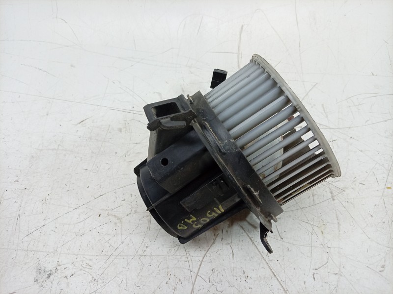 Recambio de ventilador calefaccion para mercedes-benz clase c (w204) coupe 2.1 cdi cat referencia OEM IAM V7771001 9409653 