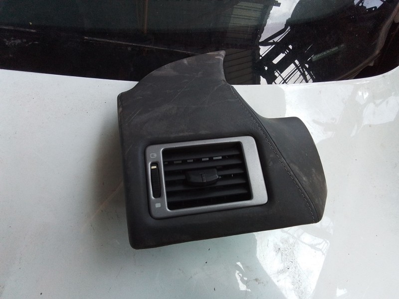 Recambio de aireador derecho para aston martin rapide 5.9 v12 cat referencia OEM IAM  AD43C04634ABW 
