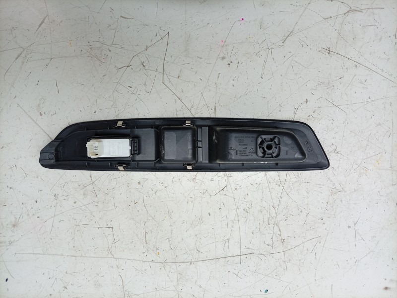 Recambio de mando elevalunas delantero derecho para citroën c4 iii (ba_, bb_, bc_) 1.2 puretech 130 (bahnsa, bahnsb) referencia 