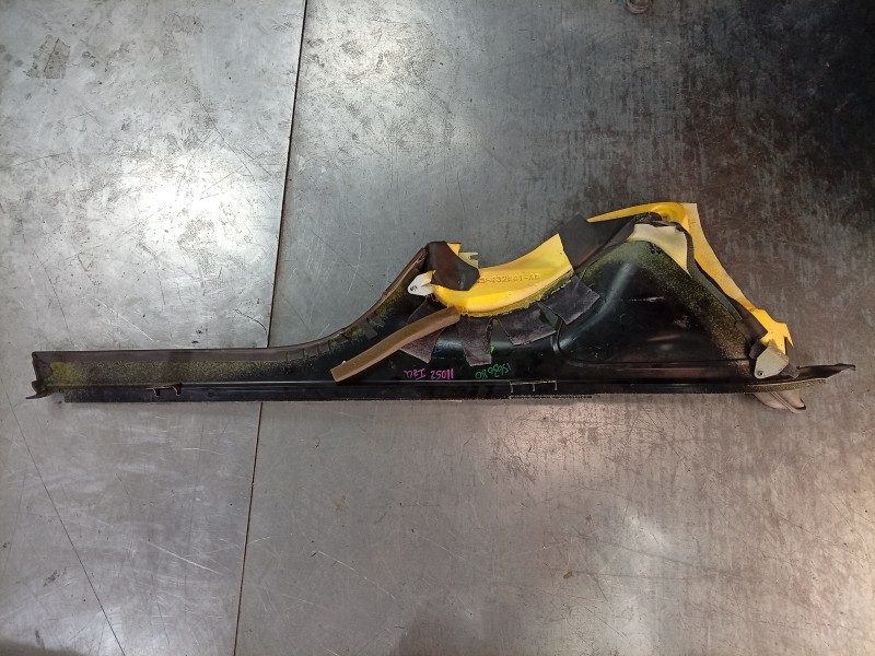 Recambio de moldura para aston martin rapide 5.9 v12 cat referencia OEM IAM   