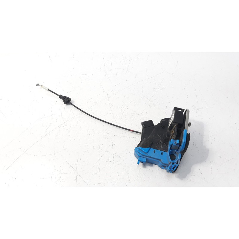Recambio de cerradura puerta trasera derecha para kia cee´d 1.4 crdi cat referencia OEM IAM 81420A2000  