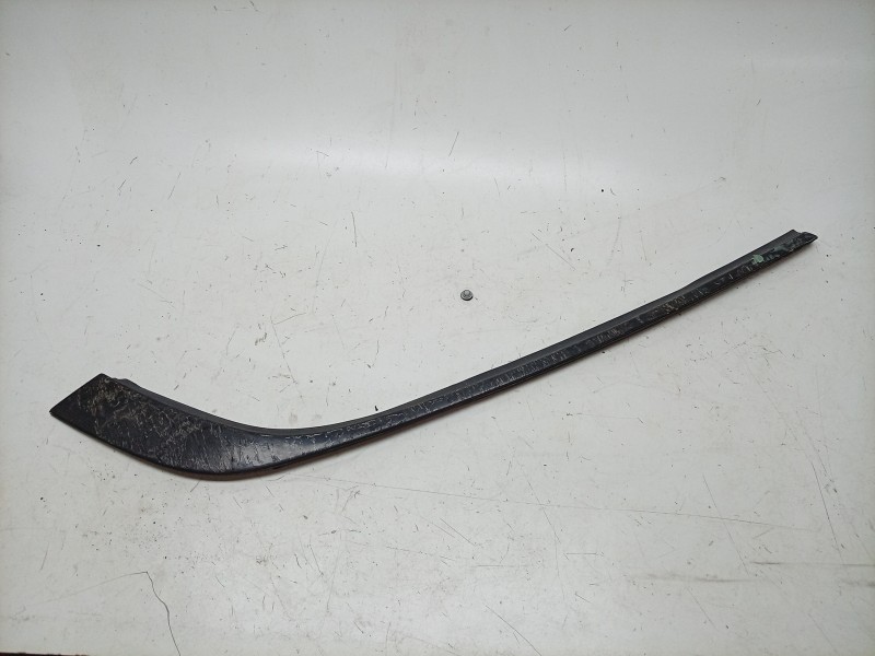 Recambio de moldura para aston martin rapide 5.9 v12 cat referencia OEM IAM  AD43F20568A 