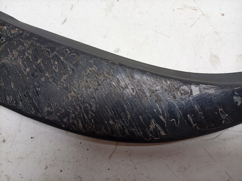 Recambio de moldura para aston martin rapide 5.9 v12 cat referencia OEM IAM  AD43F20568A 